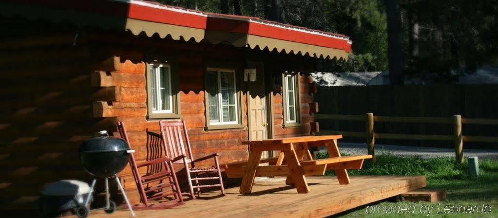 Historic Tamarack Lodge Hungry Horse エクステリア 写真