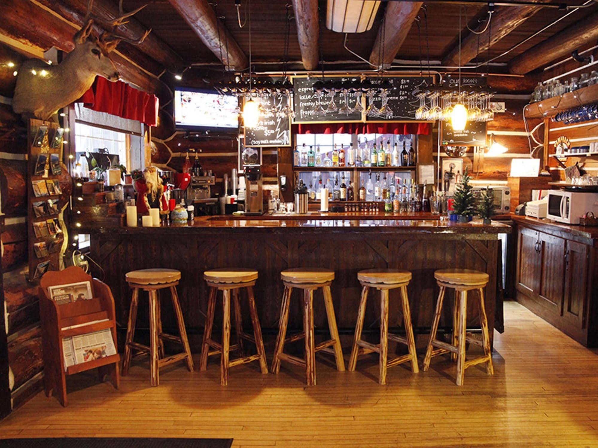 Historic Tamarack Lodge Hungry Horse エクステリア 写真